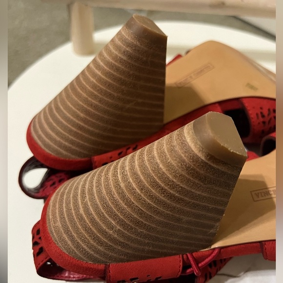 Vince Camuto Esten, Cherry Red Size 9.5M - Picture 9 of 12